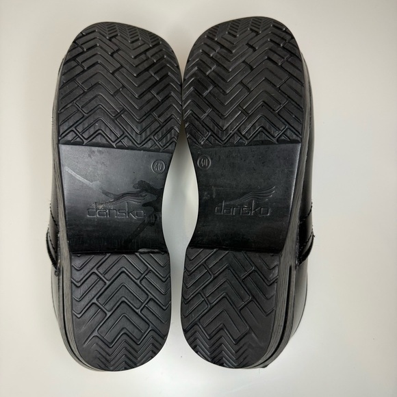 Dansko Black Leather Mules Size 40, GUC see photos for wear on toe and heel - Picture 5 of 6